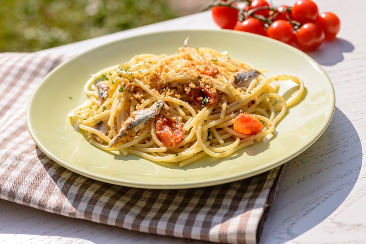 Come Fare La Pasta Con Sarde E Pomodorini La Ricetta Facile Gustoblog