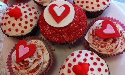 Cupcake per San Valentino decorati con pasta di zucchero