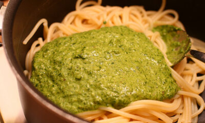 Pasta al pesto di mandorle e zucchine da fare con la ricetta semplice