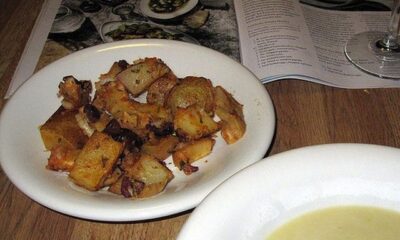 Carciofi al forno con patate, la ricetta semplice