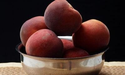 La ricetta delle pesche ripiene alla crema, il goloso dessert di fine pasto