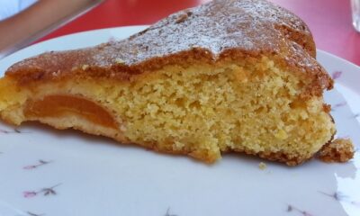 Torta alle albicocche sciroppate