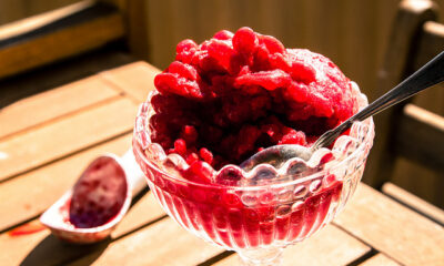 Ecco la granita ai frutti di bosco per un goloso dessert estivo