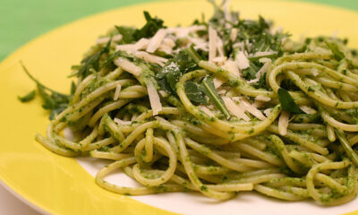 Il pesto alla rucola e basilico con la ricetta per il Bimby