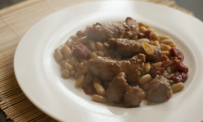 fagioli uccelletto salsiccia cena gustosa