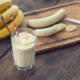 Come preparare il frullato di banana con latte di soia