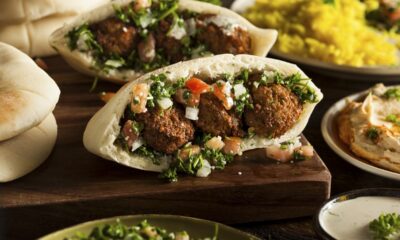 Polpette di soia con pane, verdure e salsine sfiziose