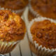 Ecco i muffin alle albicocche e pistacchi perfetti per colazione