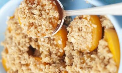 Il crumble di albicocche e mandorle con la ricetta facile