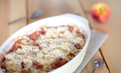 Il crumble di pesche con la ricetta di Marco Bianchi