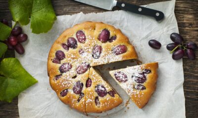 torta con uva nera