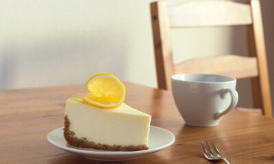 La cheesecake al limone con mascarpone per il dolce di fine pasto