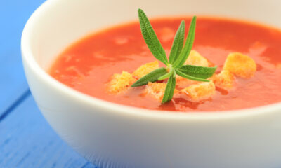 crema di pomodoro con occhi