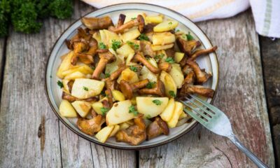 Patate e funghi champignon al forno