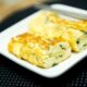 Come preparare il rotolo di frittata farcito con verdure