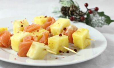 spiedini di salmone e ananas