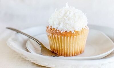 I cupcake al cioccolato bianco e cocco per uno sfizio goloso