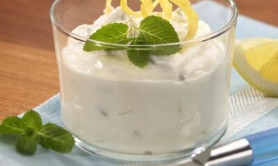 La mousse di ricotta e miele per il dessert di fine pasto