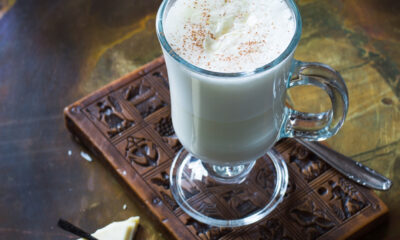 La cioccolata calda bianca con la ricetta golosa