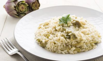 Il risotto ai carciofi e speck per un primo gustoso