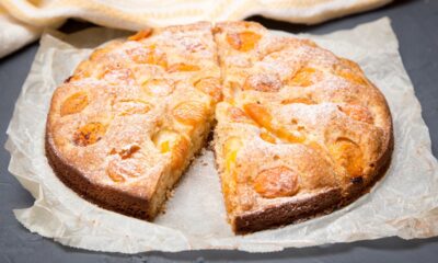 torta con marmellata di albicocche