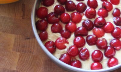 Torta morbida con ciliegie