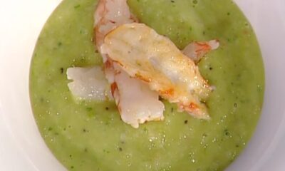 Gazpacho al kiwi con pomodorini e gamberi