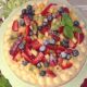 La torta in padella con macedonia di frutta della Prova del Cuoco: la video ricetta