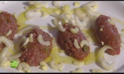 Tartare con acciughe, capperi e paprika