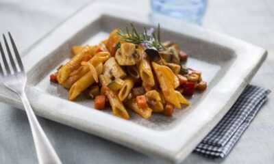 La pasta all'ortolana con panna per un primo sfizioso