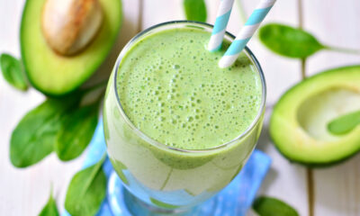 Lo smoothie di avocado con la ricetta veloce