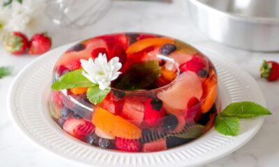 Come preparare l'aspic di frutta al Moscato