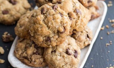 I biscotti con fiocchi d'avena e gocce di cioccolato con la ricetta golosa