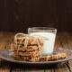 I biscotti con muesli e miele con la ricetta facile