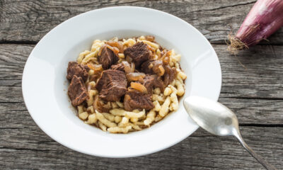 Goulash con spaetzle la ricetta del piatto unico