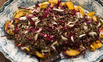 L'insalata di lenticchie e radicchio con la ricetta vegetariana