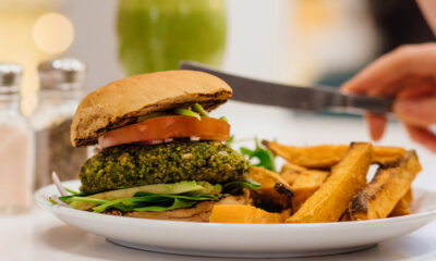 Burger di verdure fatti in casa, la ricetta facile