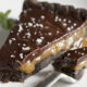 crostata con cioccolato e caramello salato