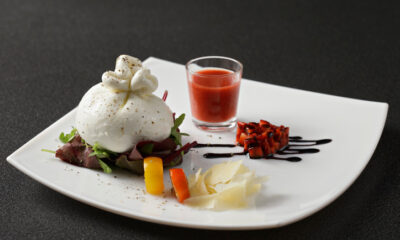 La ricetta del gazpacho con burrata