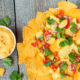 Come preparare la salsa al formaggio per nachos