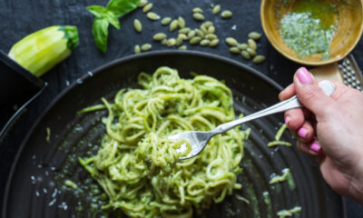 pasta con pesto di menta e zucchine