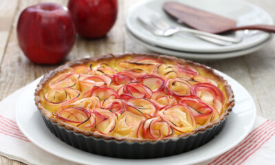 La crostata con rose di mele da preparare per la festa della mamma