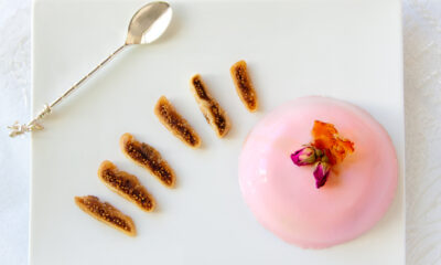 La panna cotta alla rosa con la ricetta per la Festa della mamma