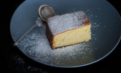 La torta al latte condensato e yogurt perfetta per la merenda