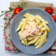 Pasta con salmone e fiocchi di latte, la ricetta veloce