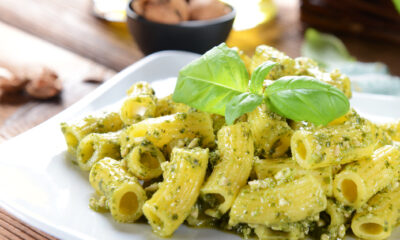 La pasta pesto e ricotta al forno per il pranzo della domenica