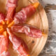 Come impiattare e presentare a tavola prosciutto e melone: idee per servirlo