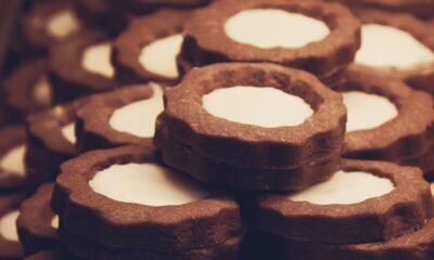 biscotti al cacao con crema di marroni