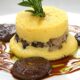 Medaglioni di polenta con cotechino