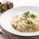 Risotto mimosa con uova e carciofi, la ricetta gustosa